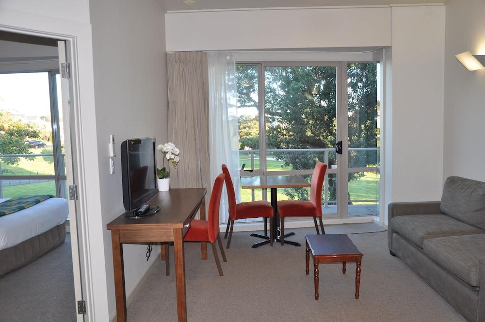 Vr Takapuna Auckland Exterior photo A typical one-bedroom apartment at the hotel