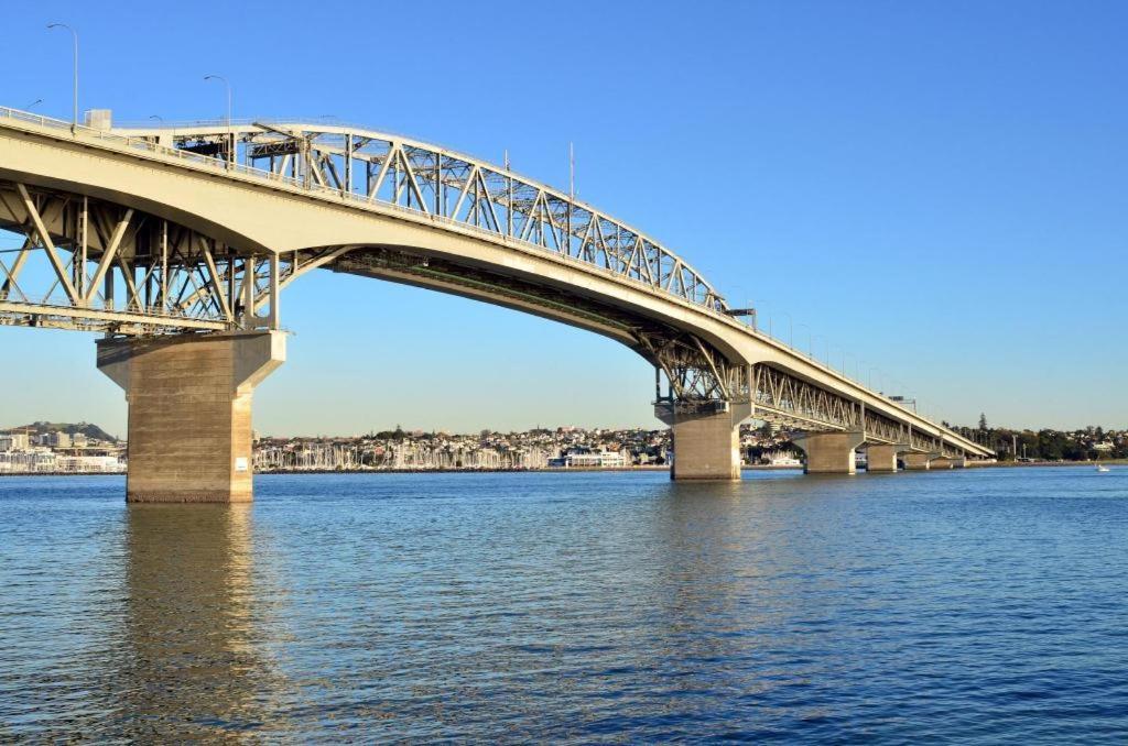 Vr Takapuna Auckland Exterior photo The Coronado Bridge