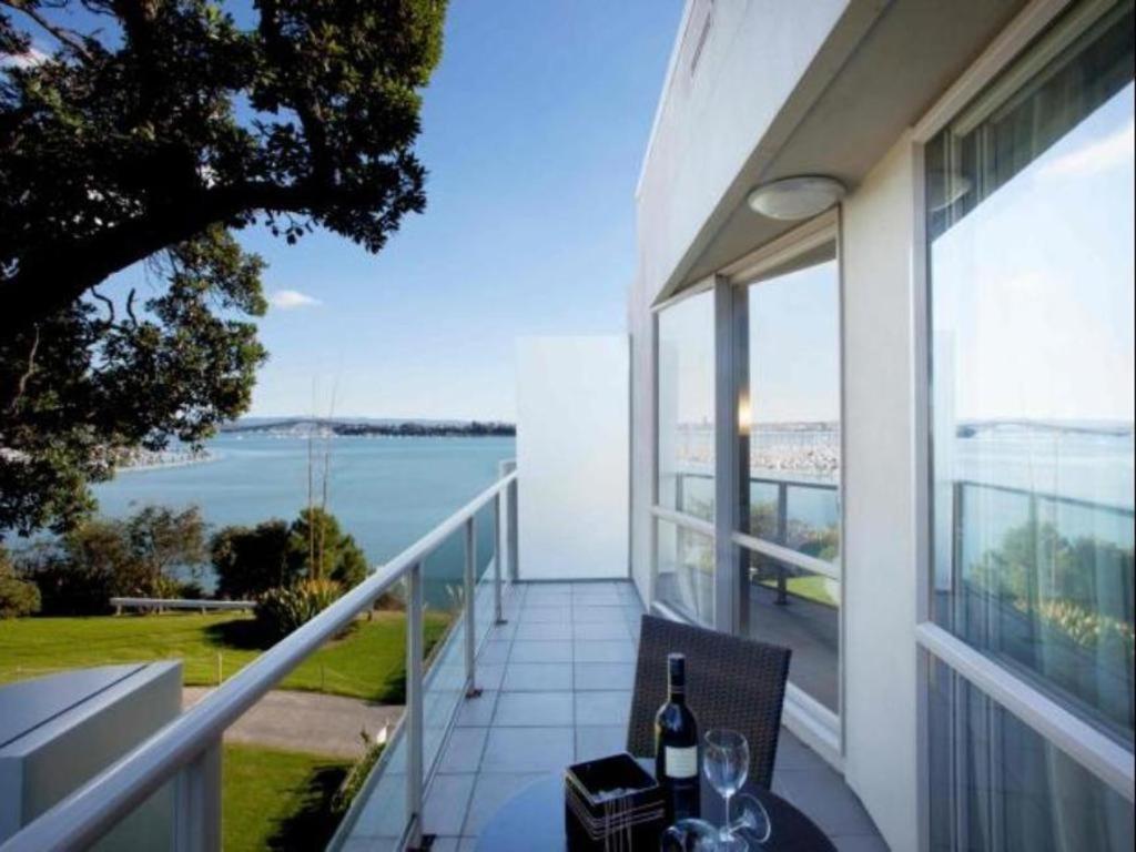 Vr Takapuna Auckland Exterior photo View from a suite