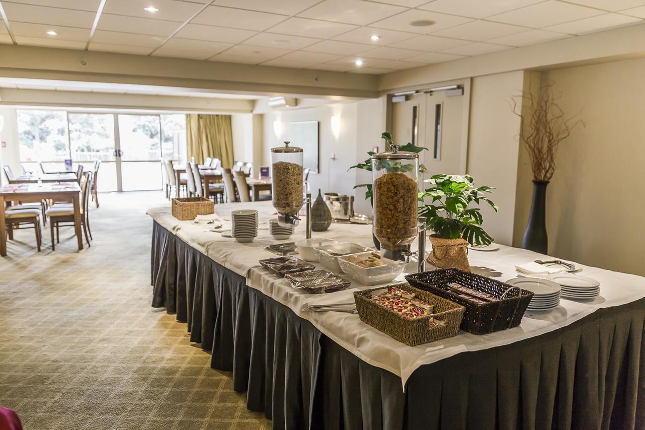Vr Takapuna Auckland Exterior photo A buffet at a hotel