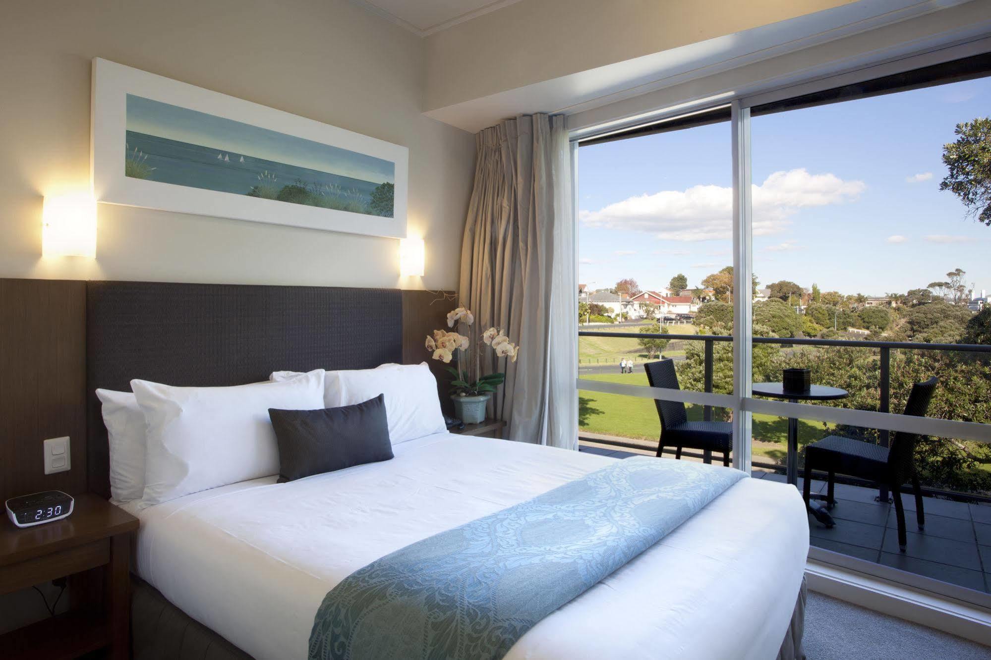 Vr Takapuna Auckland Exterior photo A typical hotel room